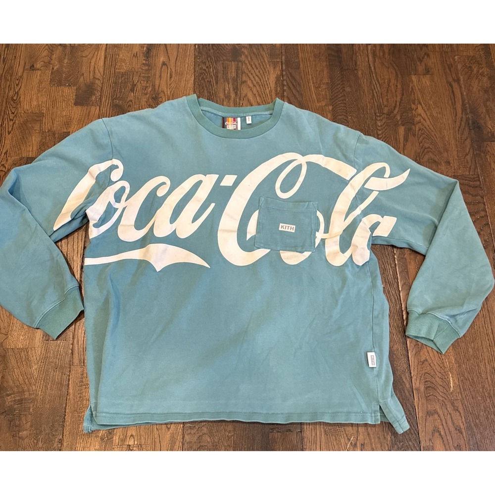 Kith x Coca-Cola Long Sleeve Tee Green Men’s Large Loose Fit Pullover EUC